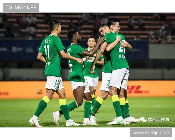 深圳足球队以59分领跑城市联赛积分榜展现强劲实力