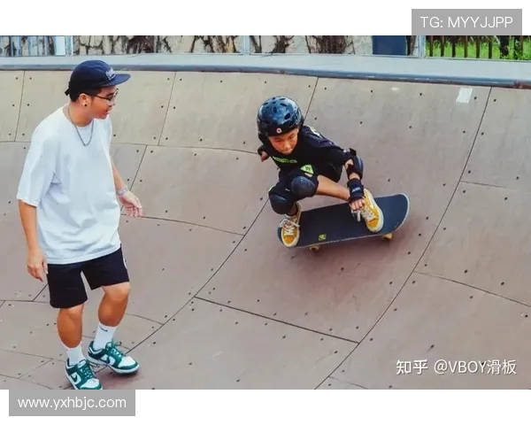 西安滑板队的灵活性揭秘:从街头到赛场的精彩表现与成长之路 西安滑板队的灵活性揭秘:从街头到赛场的精彩表现与成长之路