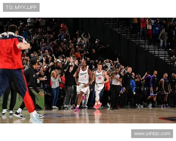 快船季后赛对决开拓者的精彩瞬间与战术分析