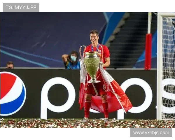 莱万在欧冠赛场大放异彩10场12球领跑射手榜金靴稳了