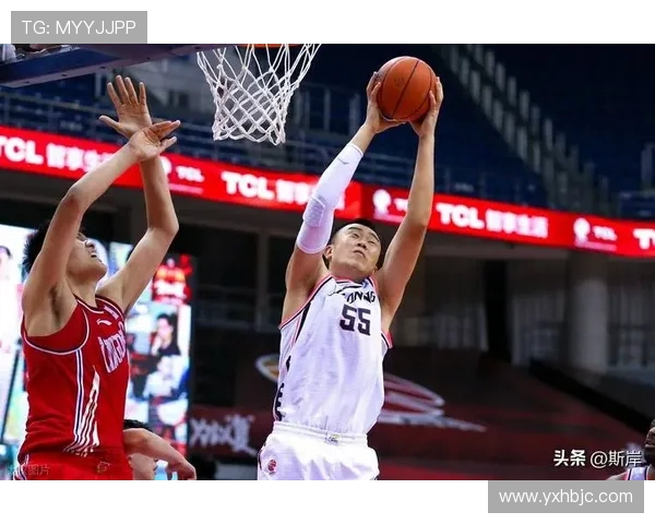 韩德君:从青涩少年到篮球巨星的辉煌人生与奋斗历程