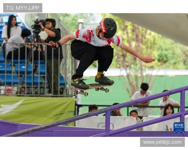 南京滑板队与北京滑板队赛后复盘分析力量对决的精彩瞬间与战术策略 南京滑板队与北京滑板队赛后复盘分析力量对决的精彩瞬间与战术策略